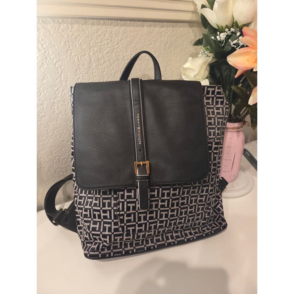 Tommy Hilfiger Knapsack.  Leather flap with Canvas Base